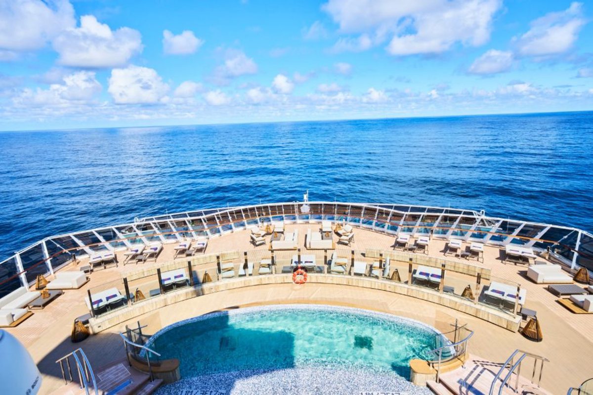 Explora Journeys EXPLORA III Helios Pool & Bar 8.jpg