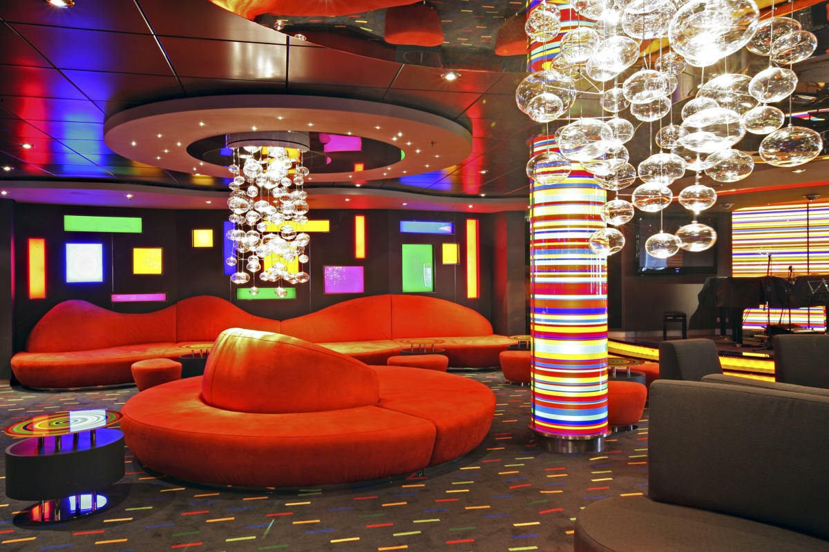 MSC Cruises MSC Fantasia Manhatten Jazz Bar 4.jpg