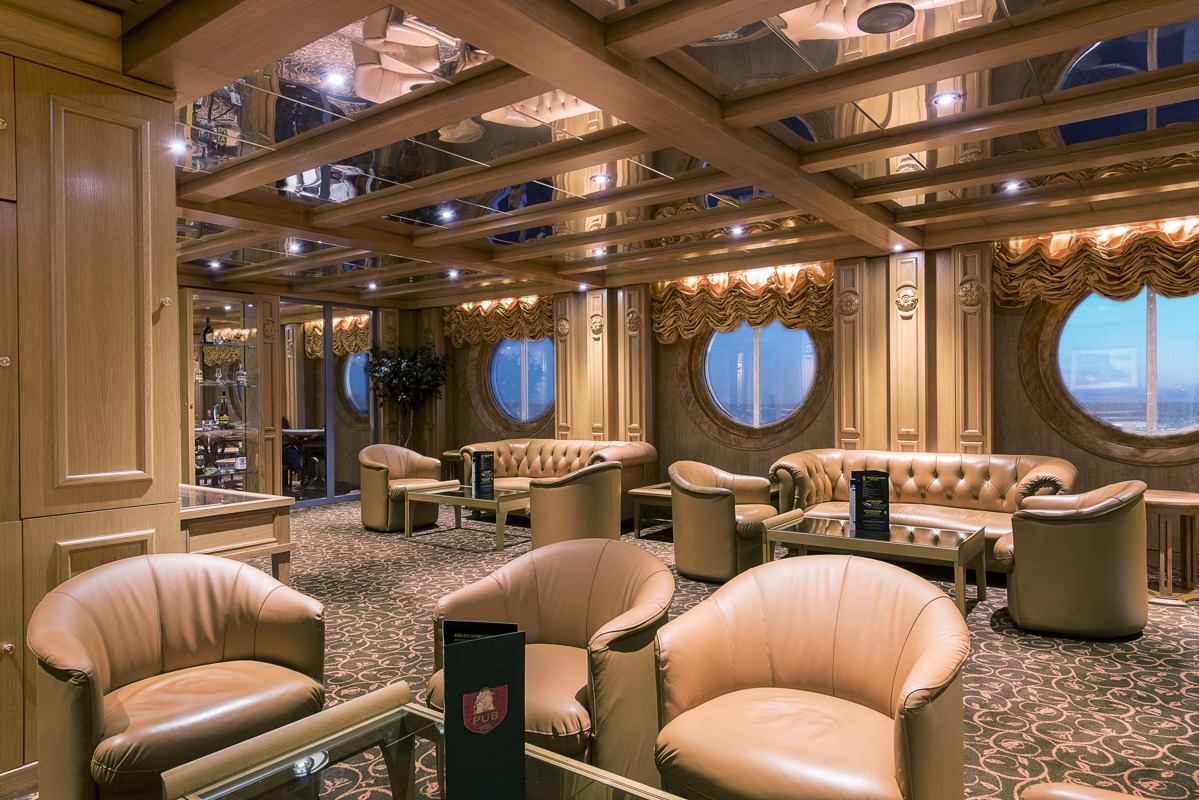 MSC Cruises MSC Sinfonia Ambassador Cigar Room 2.jpg