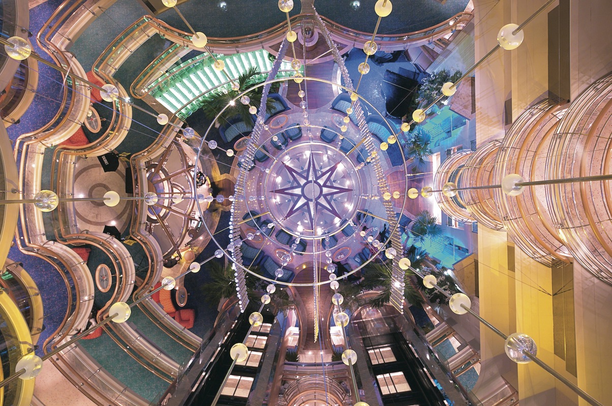 Royal Caribbean International Jewel of the Seas Interior Centrum 3.jpeg