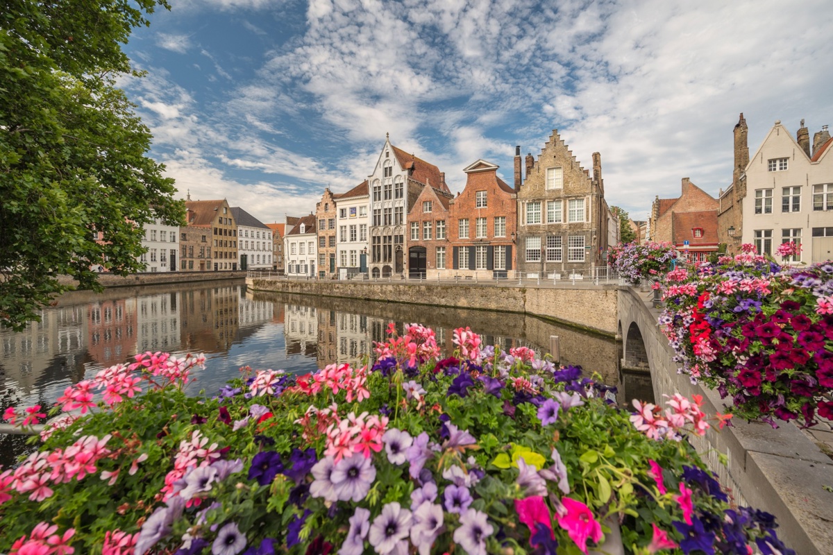 Shutterstock 2255714079 Bruges Belgium