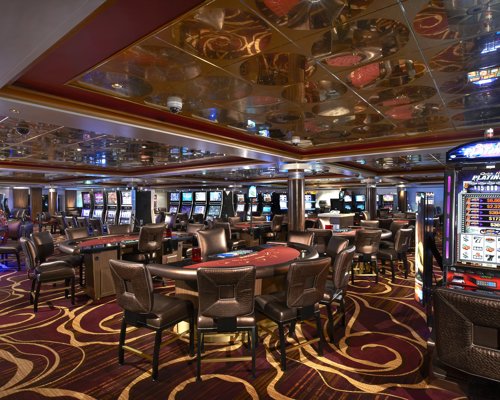 NCL Norwegian Star Star Club Casino Bar.jpeg