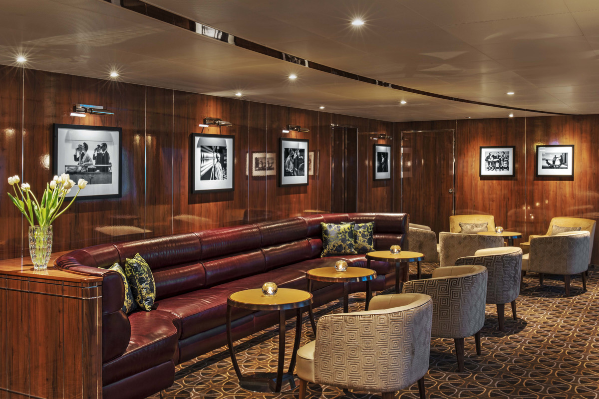 Seabourn Ovation The Grill1.jpg