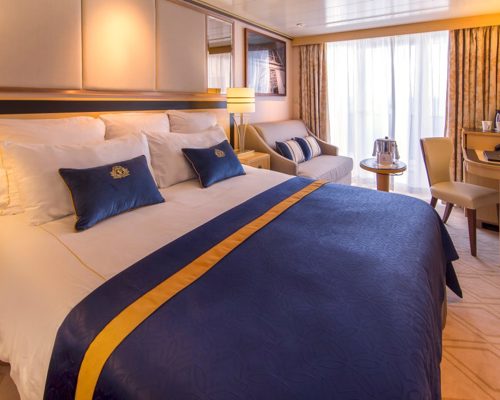 Cunard Queen Mary 2 Accommodation Balcony.jpg