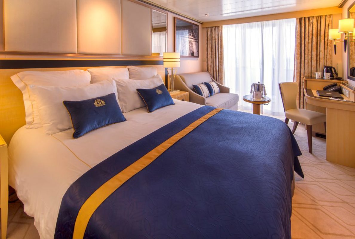 Cunard Queen Mary 2 Accommodation Balcony.jpg