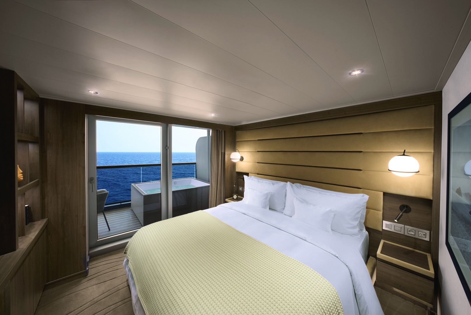 Cove Residence with Whirlpool