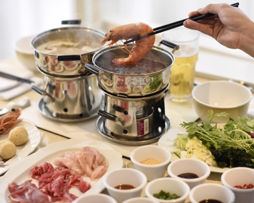 Royal Caribbean International Quantum of the Seas Interior Solarium Bistro 6.jpg