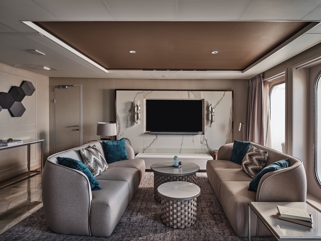 Silversea Cruises Silver Endeavour Grand Suite 8.jpg