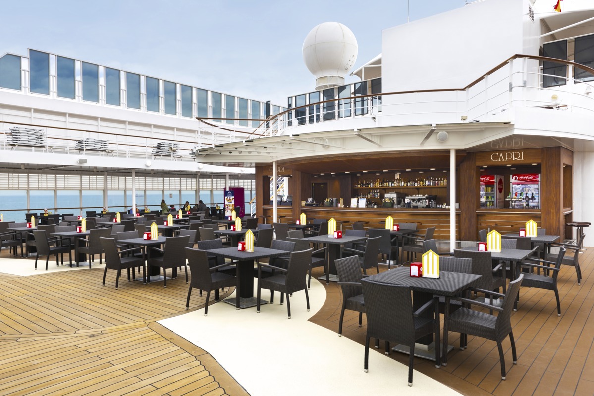 MSC Cruises MSC Sinfonia Capri Bar 0.jpg