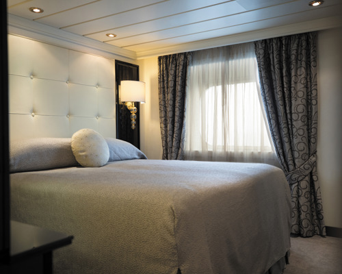 Regent Seven Seas MARINER Seven Seas Forward Suite 1.jpg
