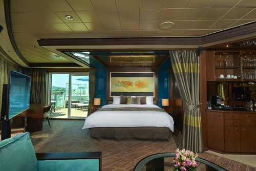 The Haven Deluxe Owner's Suite with Large Balcony