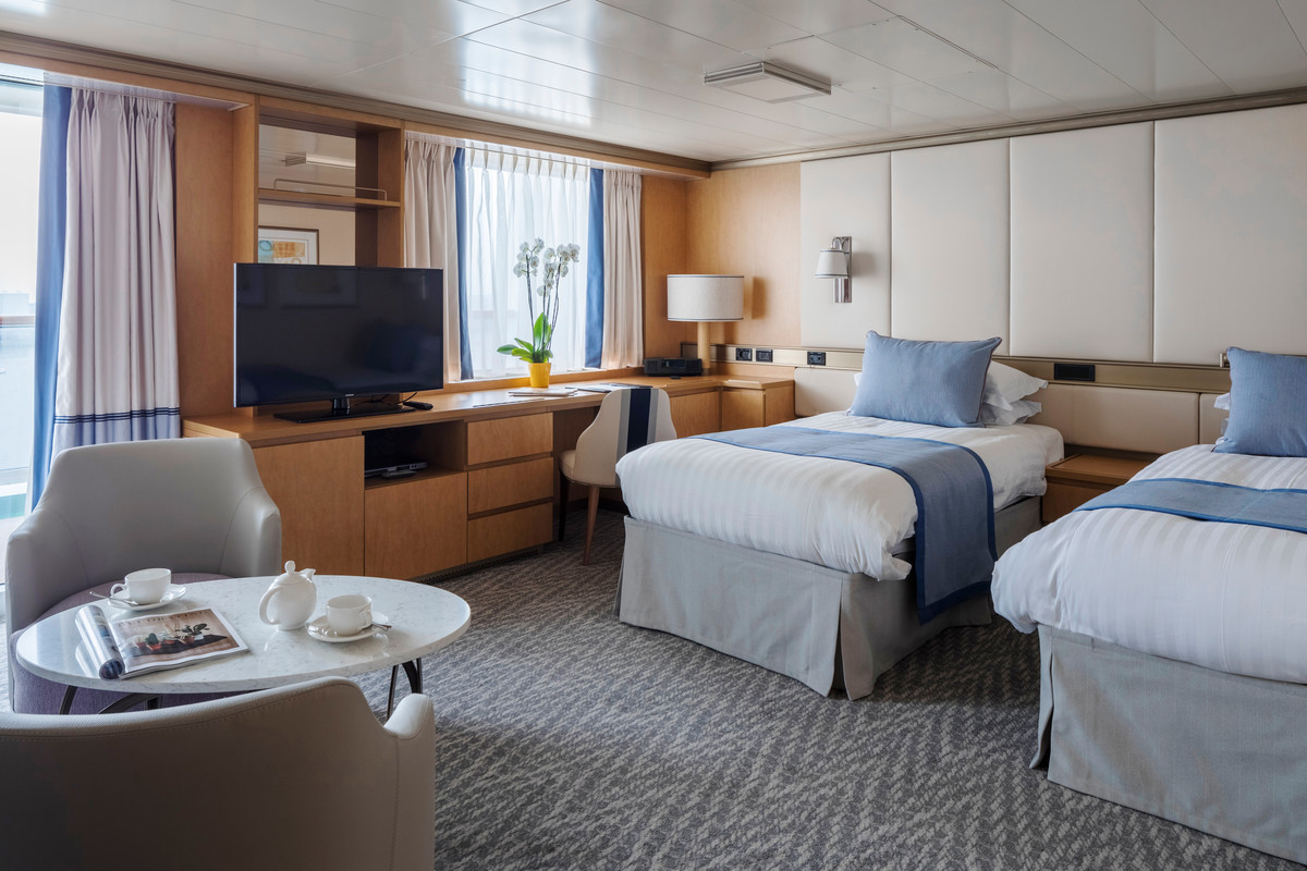 P&O Cruises Arcadia Suite.jpg