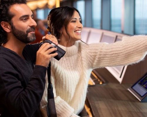 Seabourn Venture - Bow Lounge.jpg