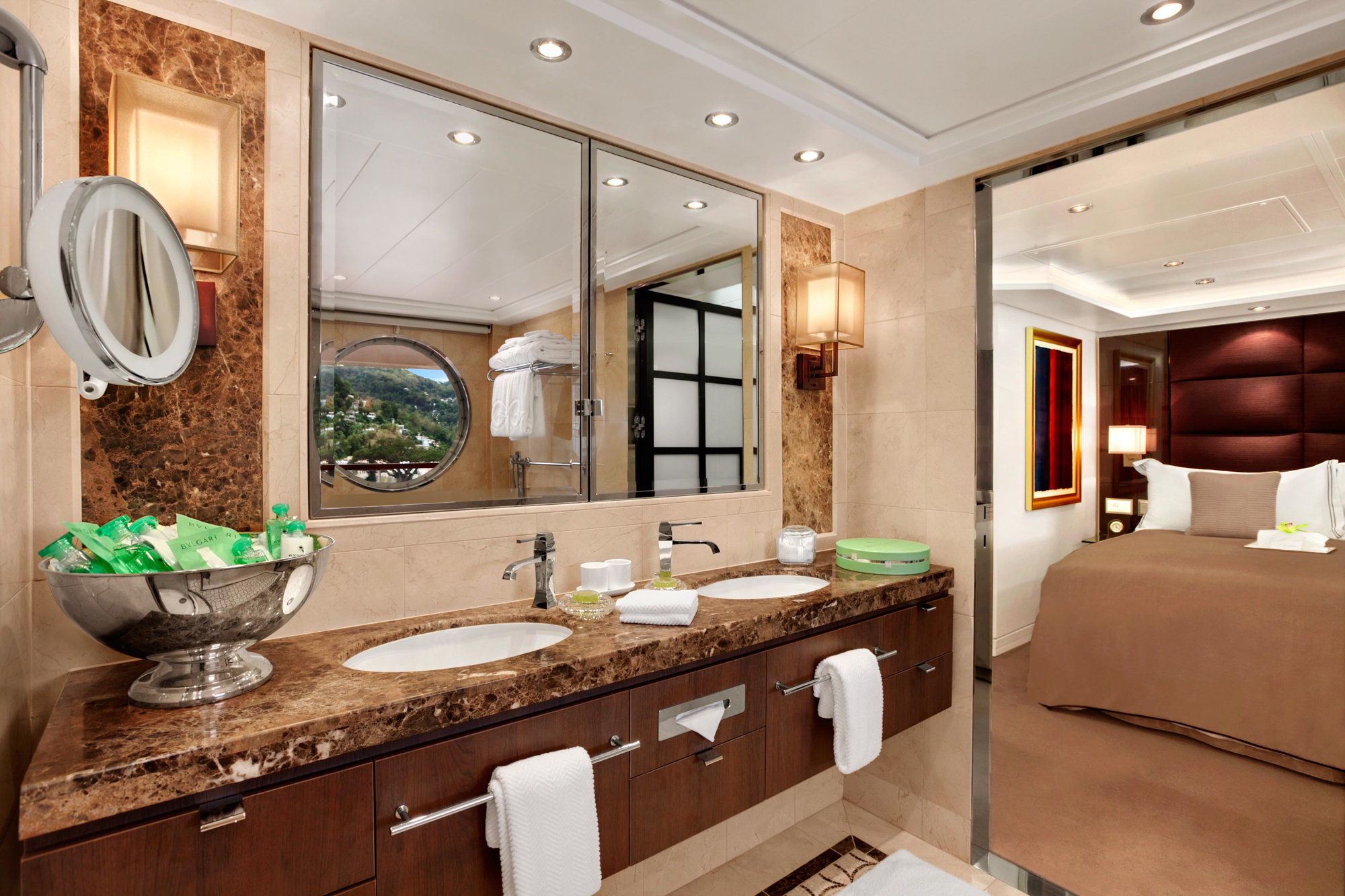 Oceania Suite