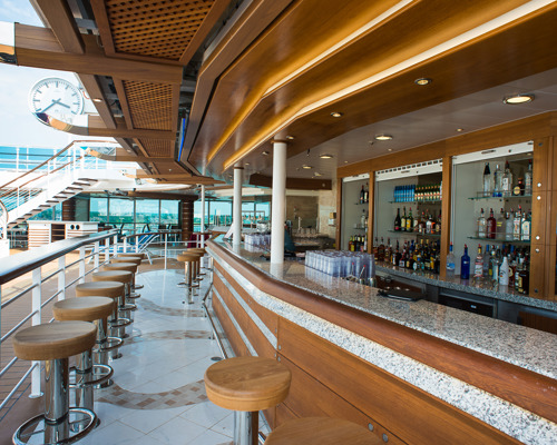 Princess Cruises Grand Class outrigger pool bar.jpg