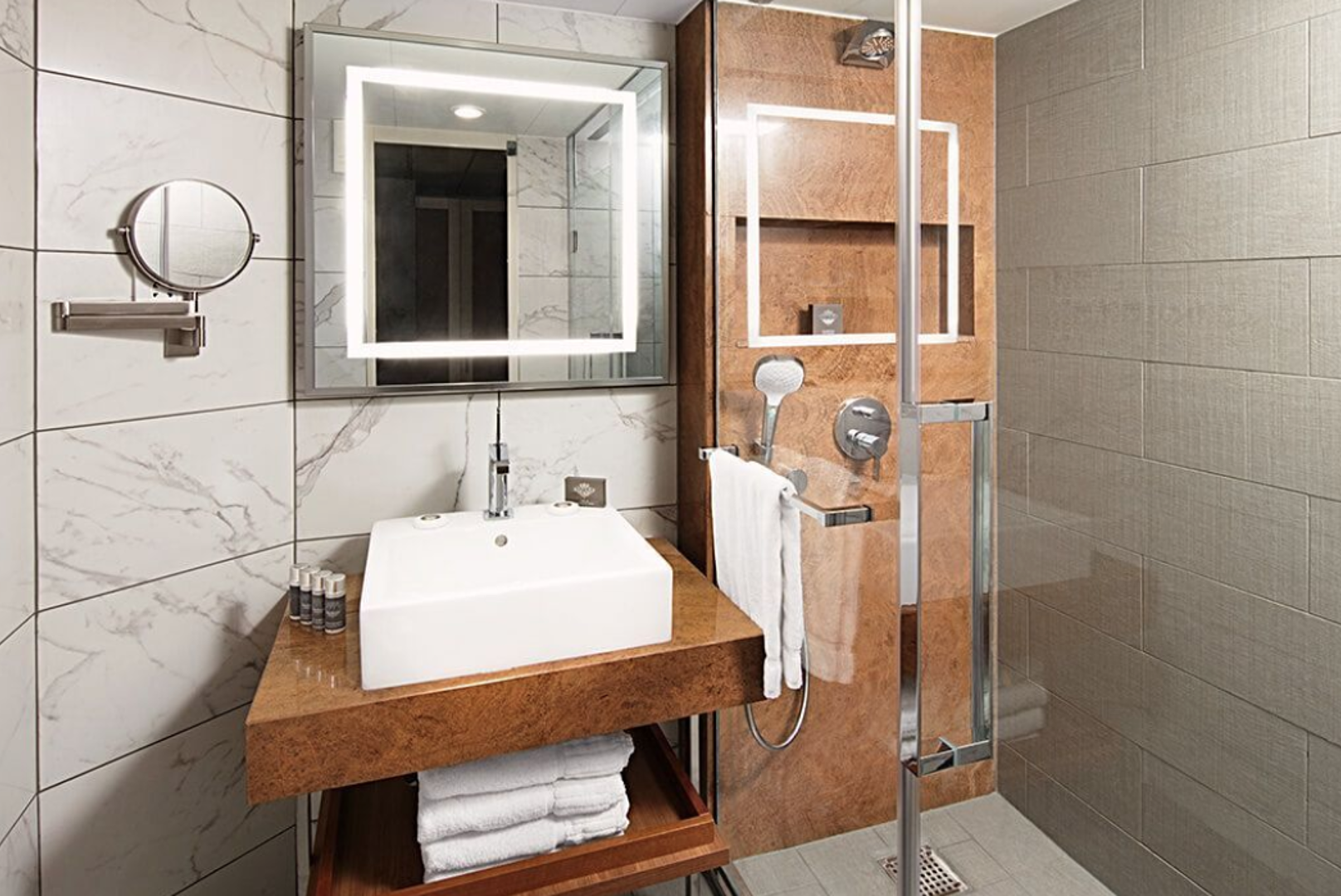 Club Continent Suite