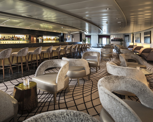 Regent Seven Seas NAVIGATOR Star Lounge 1.jpg