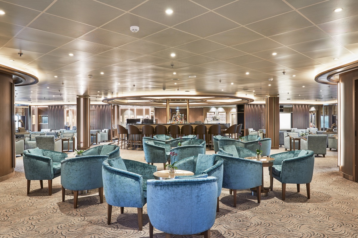 Silversea SILVER SHADOW Arts Cafe Arts Bar 2.jpg