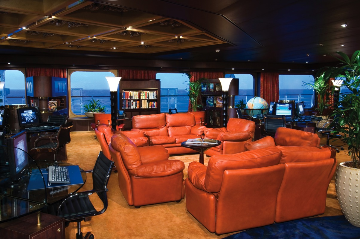 Holland America Line S-Class Interior Explorations Cafe 4.jpg