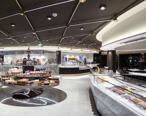 MSC Cruises MSC Meraviglia Jean Philippe Cafe.jpg