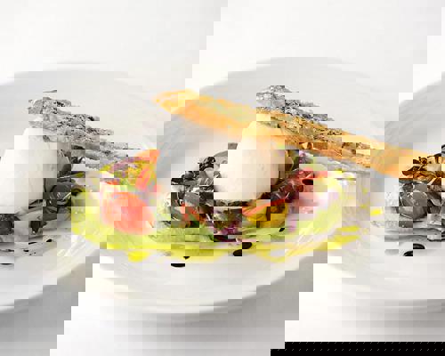 RCI Mariner of the Seas Main Diningmain-dining-room-mozzarella-salad.jpeg