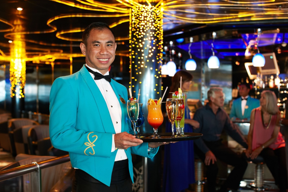 Princess Cruises Royal Class Interior club 6 3.jpg