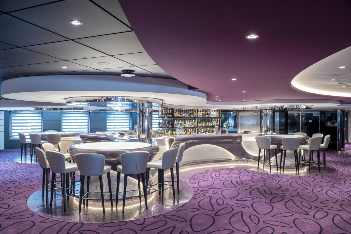 MSC Cruises MSC Virtuosa Infinity Bar 1.jpg