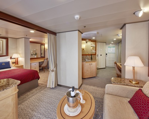Cunard Cruise Line QV Penthouse Suite Q3 0.jpg