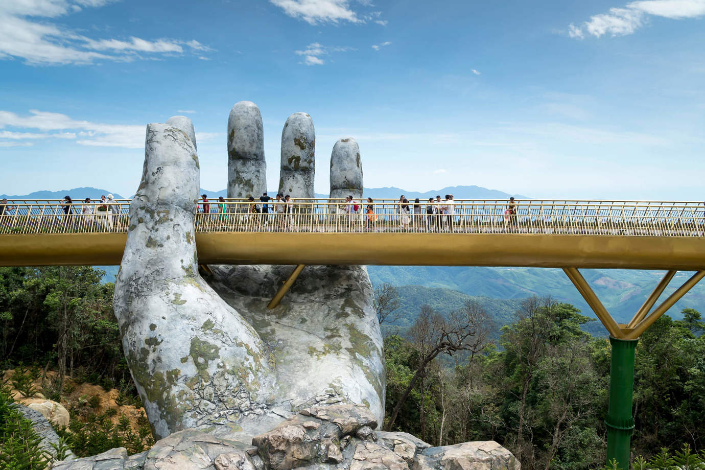 Golden Bridge, Da Nang