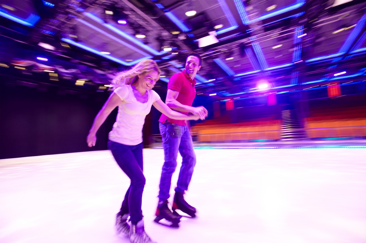 Royal Caribbean International Oasis of the Seas Interior Ice Skating DSC 4642.jpg