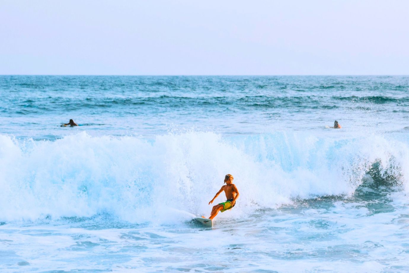 El Tunco's vibrant surfing scene