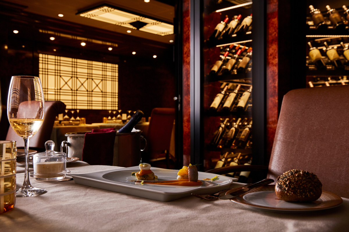 Silversea - Silver Muse - La Dame 1.jpg