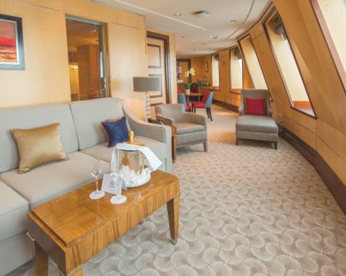 Cunard Queen Mary 2 Accommodation Royal Suite Lounge.jpg