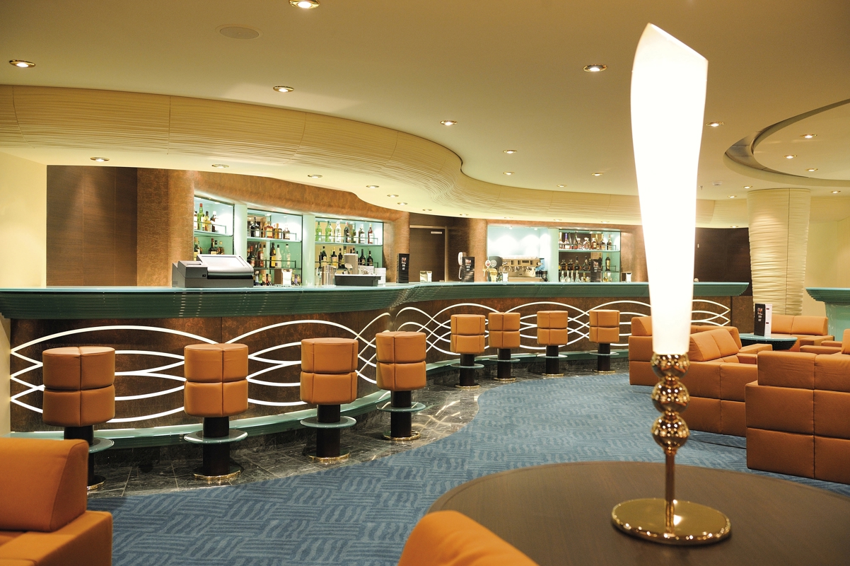 MSC Cruises FANTASIA Top Sail Lounge 0.jpg