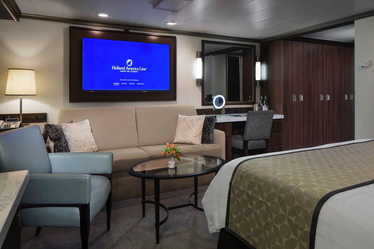 HAL Eurodam Signature Suite 2.jpg