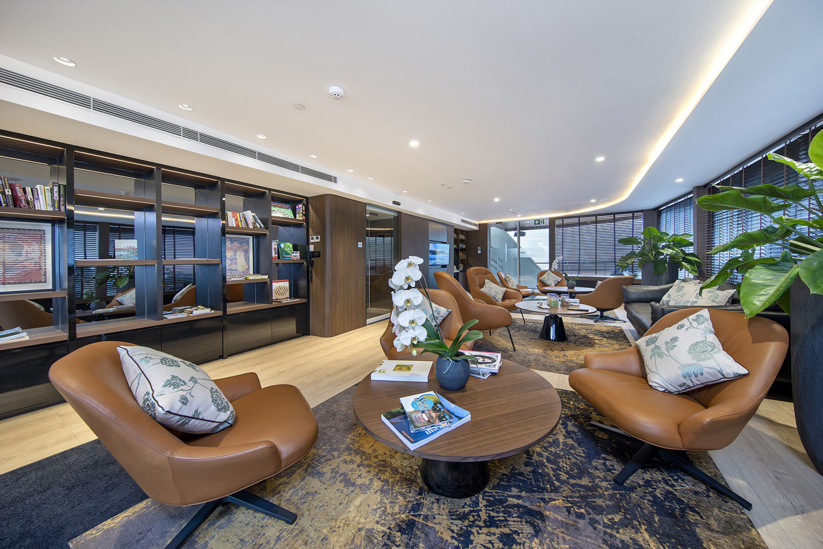 Emerald Waterways - Emerald Harmony - Lotus Lounge _2_.jpg