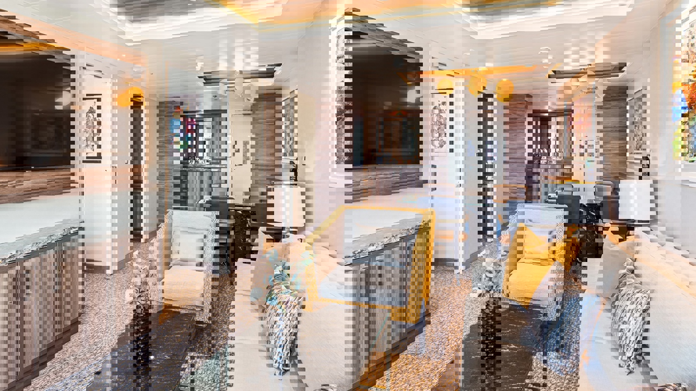 RCI UTOPIA Owner's Suite - 1 Bedroom 1.jpeg