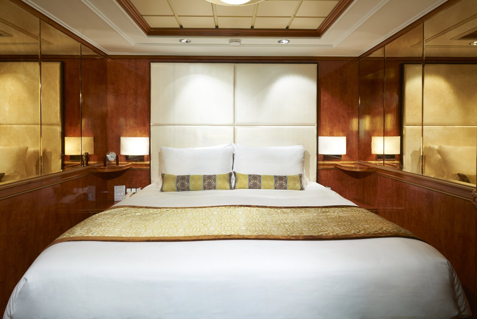 2-Bedroom Deluxe Family Suite with Balcony