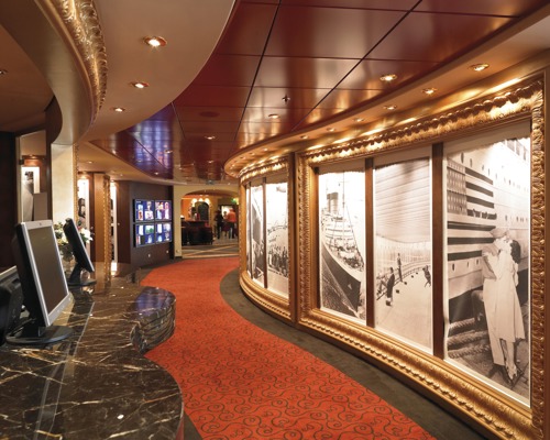 MSC Cruises MSC Fantasia Shops Boutiques 5.jpg