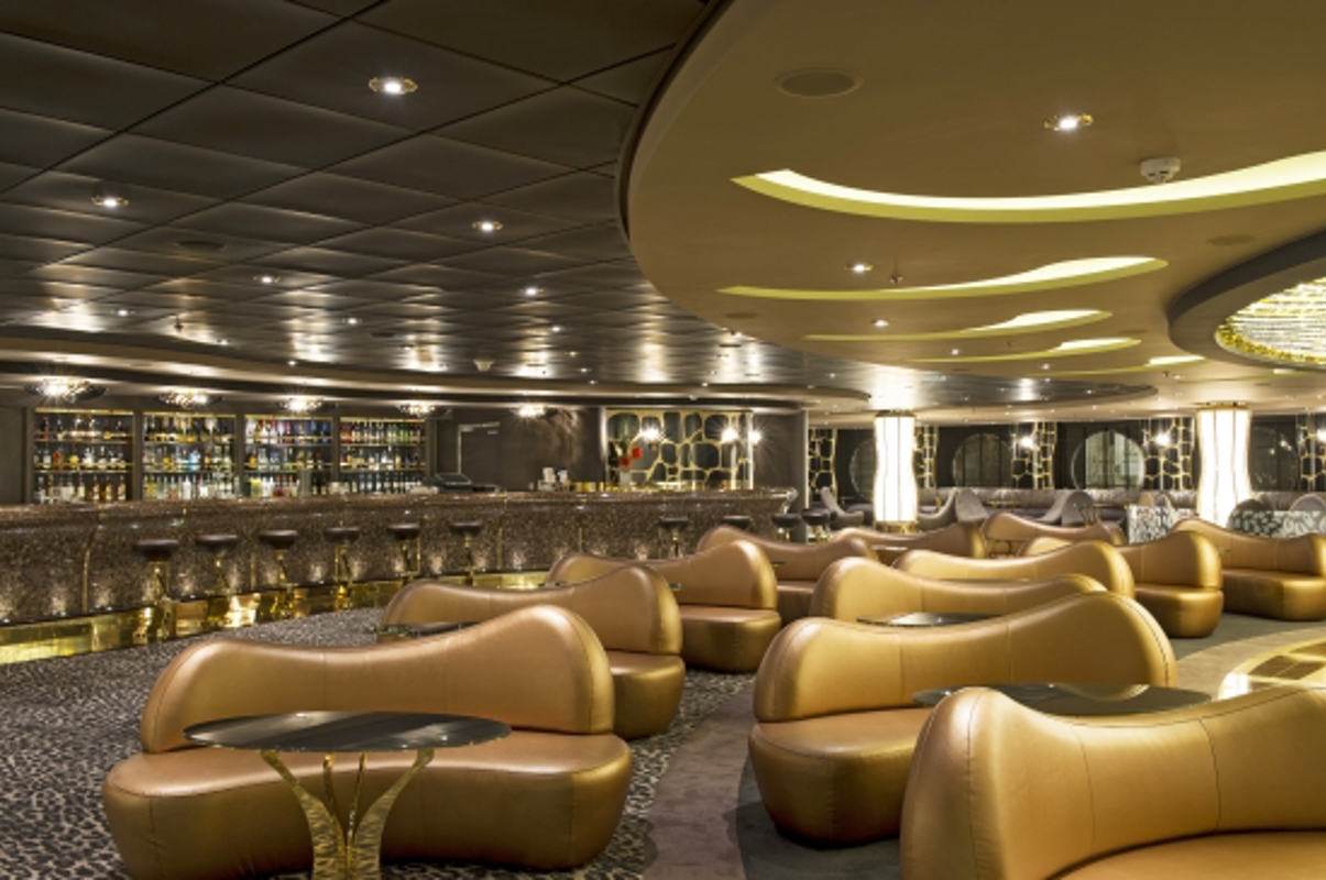  MSC Cruises Fantasia Class Preziosa Safar lounge.jpg