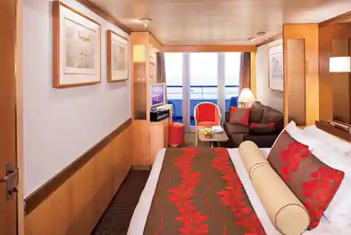 Holland America Zaandam Vista Suite.png