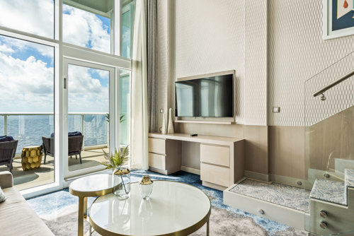 Crown Loft Suite with Balcony