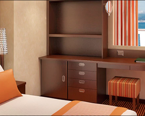 Carnival Splendor Captains Suite.png