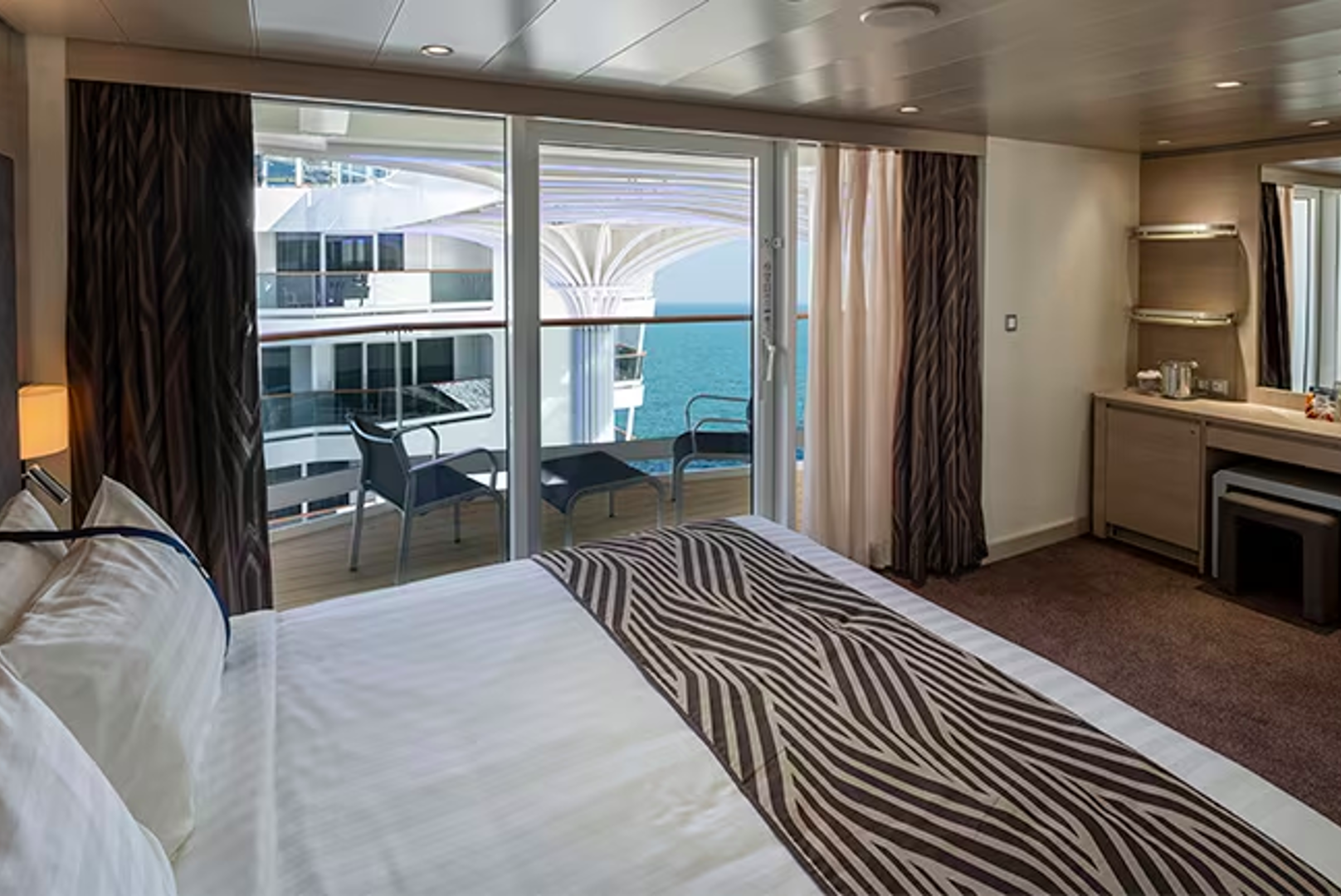 Deluxe Suite Aurea with Promenade & Ocean View