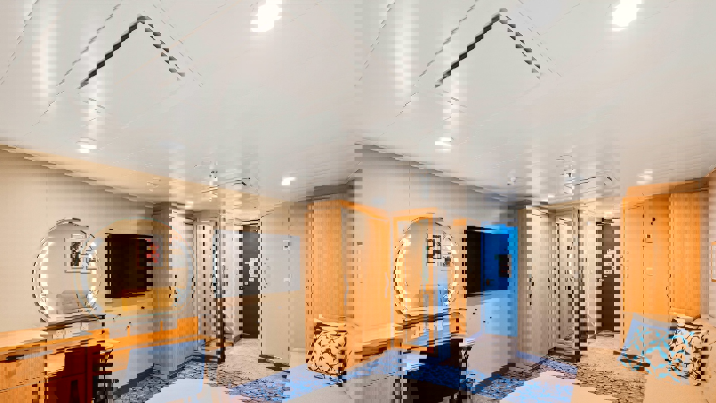 RCI Wonder of the Seas Spacious Interior.jpeg