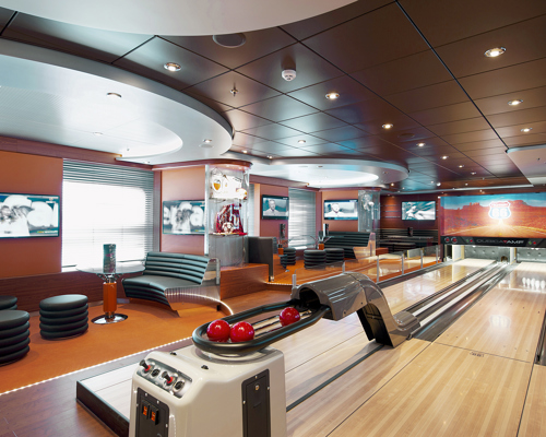 MSC Fantasia Class sports bar.jpg