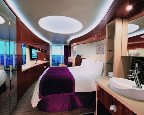 NCL Norwegian Epic Family Club Balcony Suite.jpeg