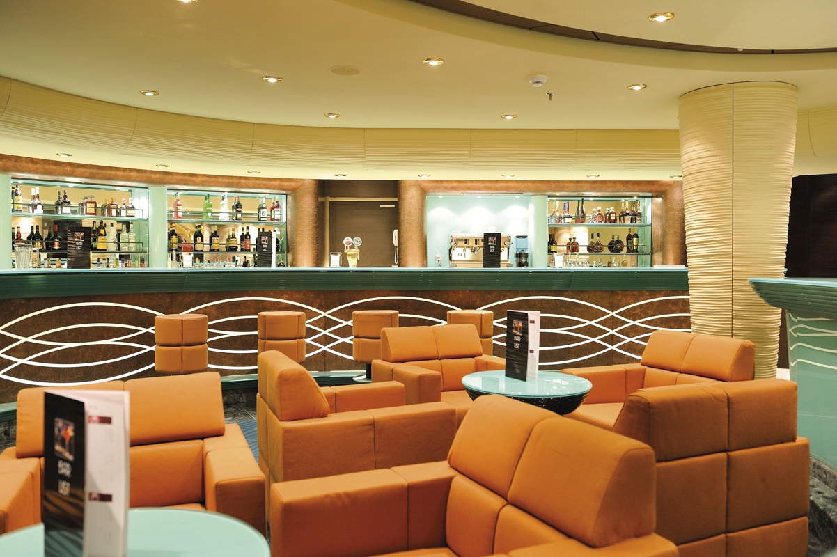 MSC Cruises FANTASIA Top Sail Lounge 1.jpg