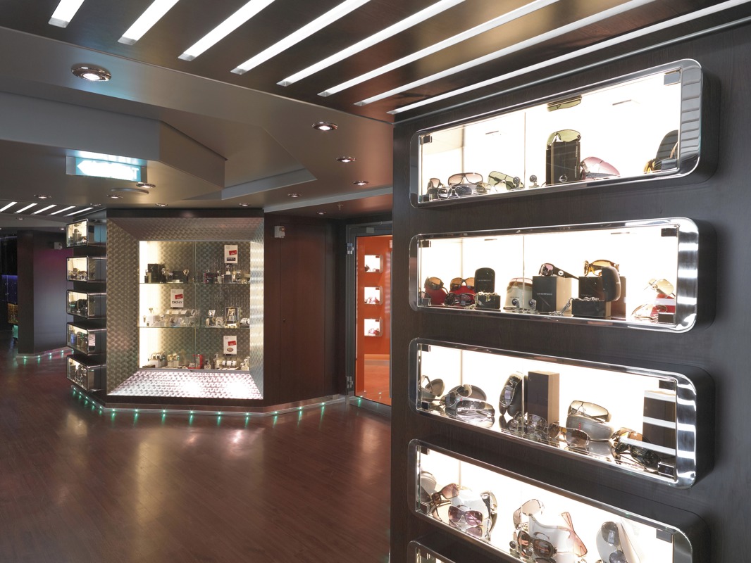 MSC Cruises MSC Fantasia Shops Boutiques 4.jpg