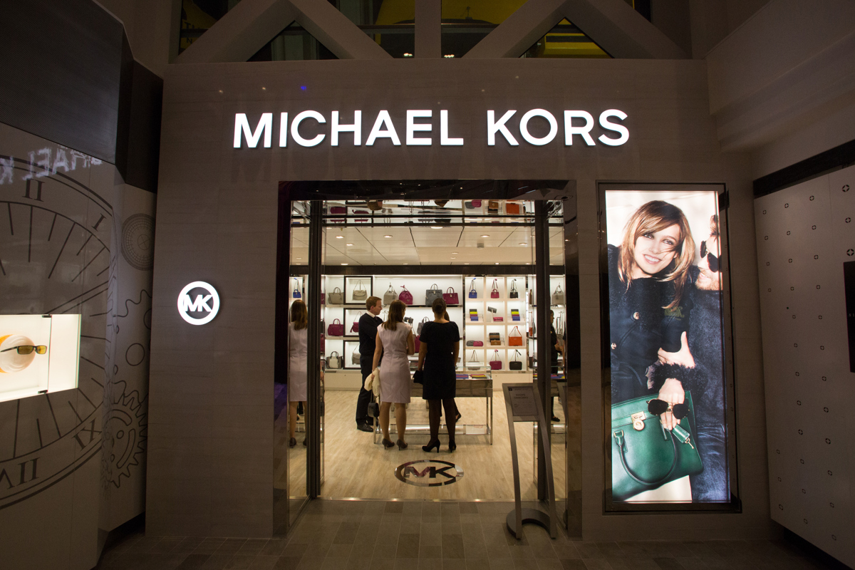 Royal Caribbean Anthem of the Seas Interior Shops 2.jpg